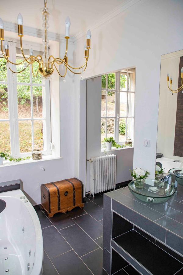 Les Suites De La Domaine Chateau De Fretoy Morlet Buitenkant foto